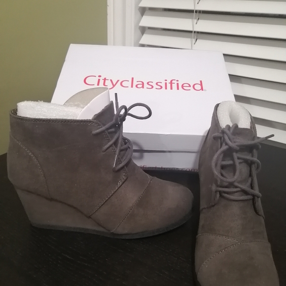 Wedged booties - Picture 2 of 3